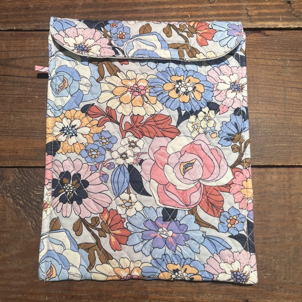 Vera Bradley Floral Quilted Tablet Organizer / iPad Sleeve / Aloha Blooms